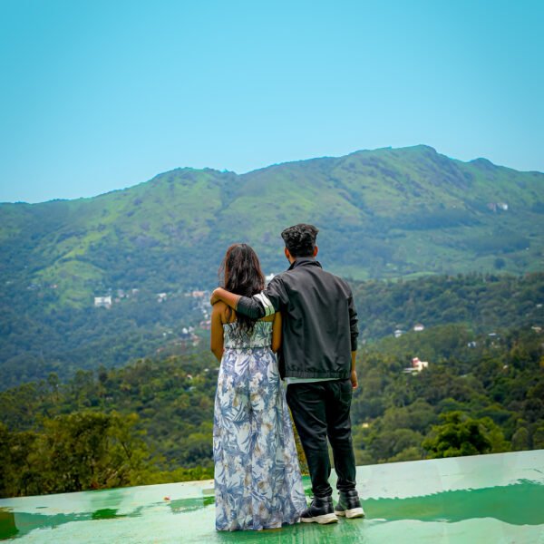 The best honeymoon resort in Munnar - Couple enjoying mountain view